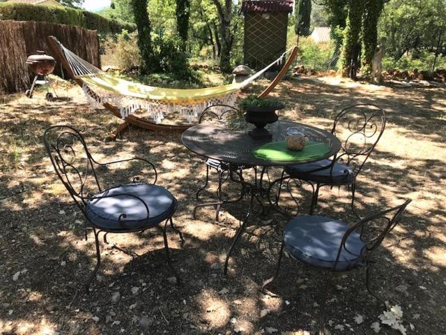 Saint-Paul-en-Forêt La Brindille Petit Mas Provencal Meuble De Tourisme 3 Etoiles 2-3 Personnes 1 Piece 30 M2 Tout Confort Lisiere Foret Jardin Jacuzzi Piscine מראה חיצוני תמונה