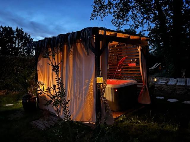 Saint-Paul-en-Forêt La Brindille Petit Mas Provencal Meuble De Tourisme 3 Etoiles 2-3 Personnes 1 Piece 30 M2 Tout Confort Lisiere Foret Jardin Jacuzzi Piscine מראה חיצוני תמונה